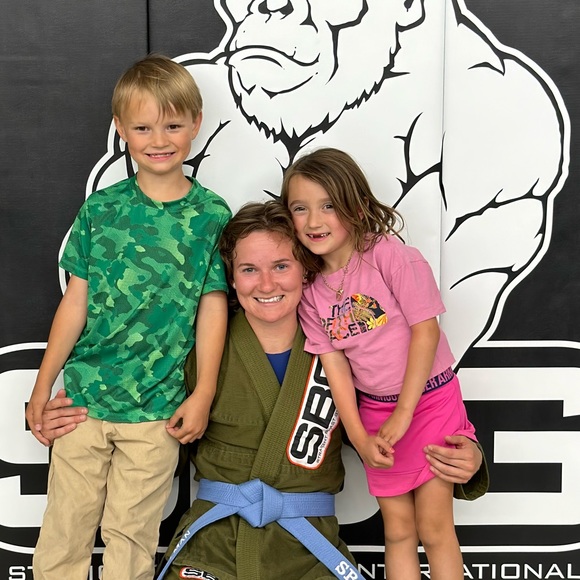 Meet your Posher, Emily - Picture 1 of 1